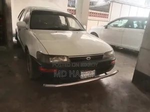Toyota Corolla 1992 White