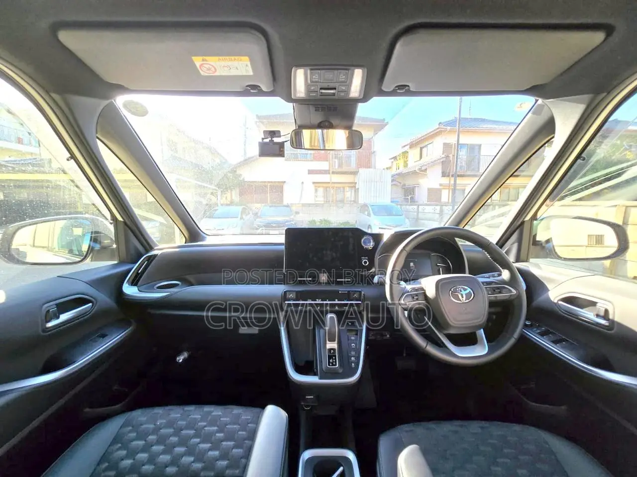 Toyota Voxy 2023 Pearl