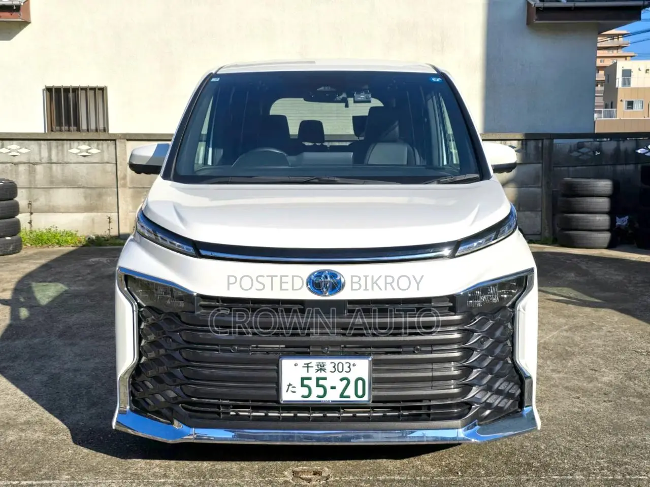 Toyota Voxy 2023 Pearl