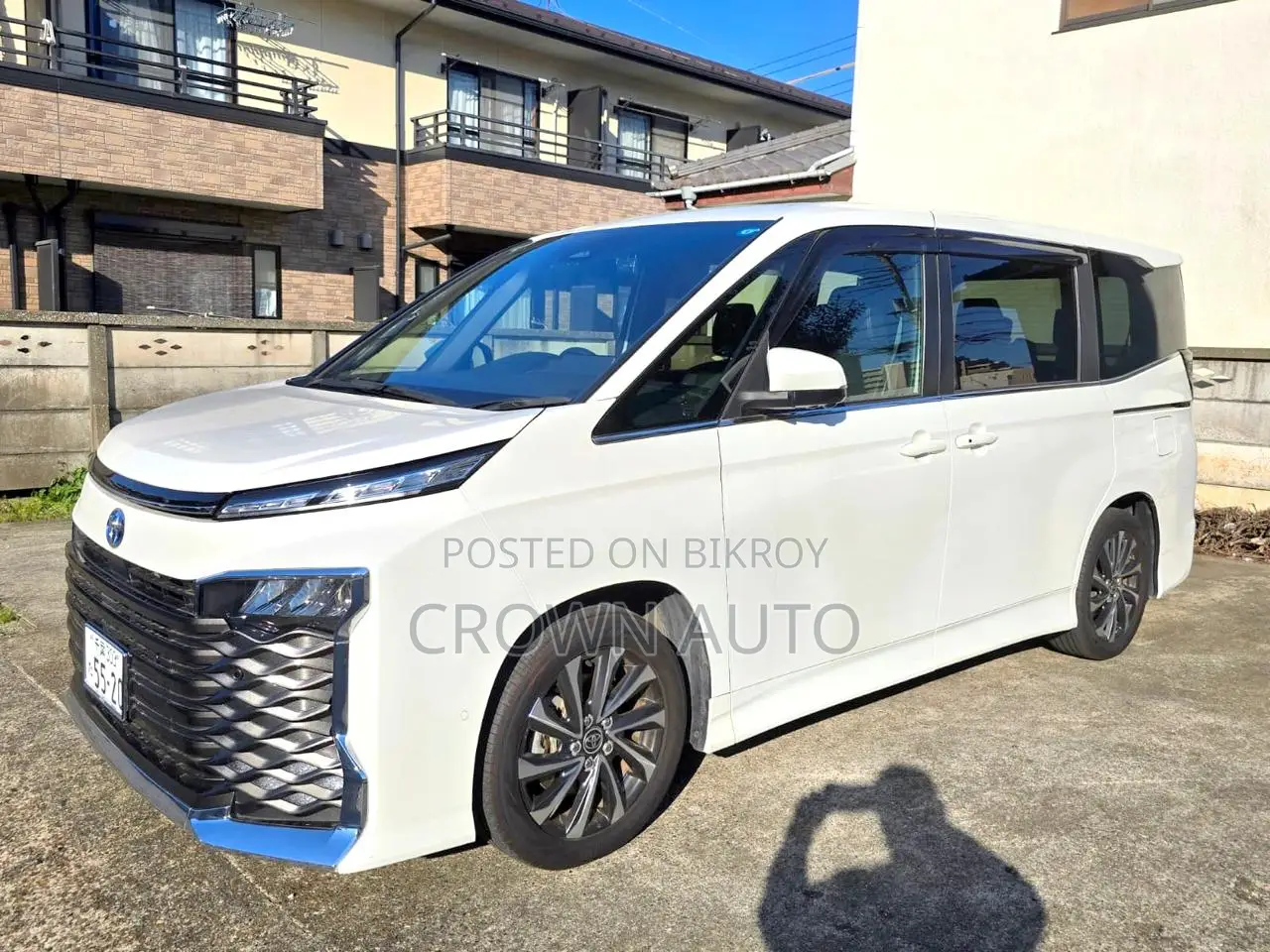 Toyota Voxy 2023 Pearl