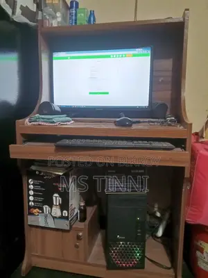 Desktop Computer Asus A4110 8GB Intel Core I5 HDD+SSD 500GB