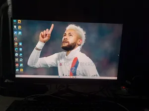 Desktop Computer Lenovo 16GB AMD Ryzen 5 SSD 512GB