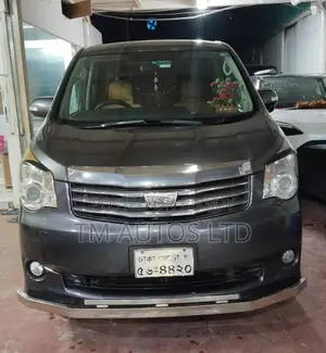 টয়োটা নোয়াহ ২০১২ গ্রে