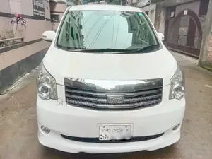 Toyota Noah 2012 Pearl