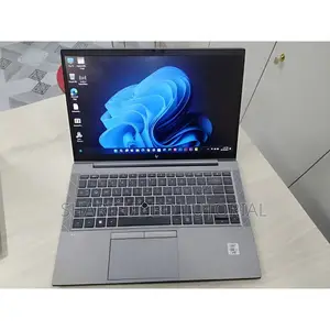 Laptop HP ZBook Firefly 16 G10 16GB Intel Core I5 SSD 512GB