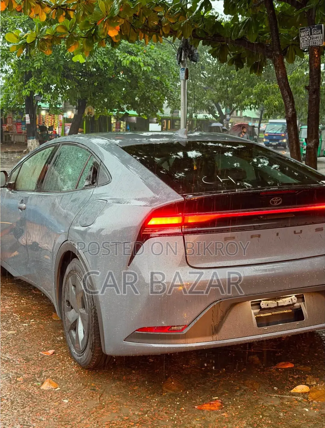 নতুন টয়োটা প্রিয়াস ২০২৩ ধূসর