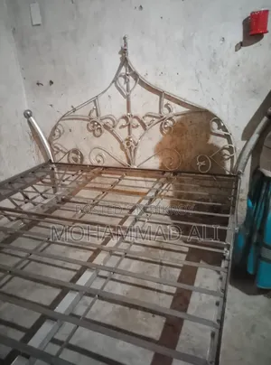 I want to sell a steel bed, interested parties please contact
