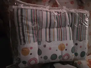 বালিশ ছাড়া বেবি বেড