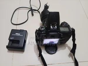 ডি সাত হাজার নিকন ক্যামেরা