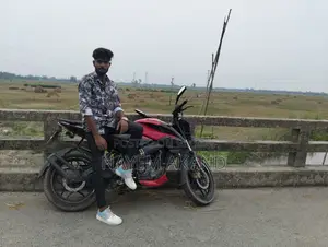 বাজাজ পালসার এনএস ১৬০ ২০২১ রেড
