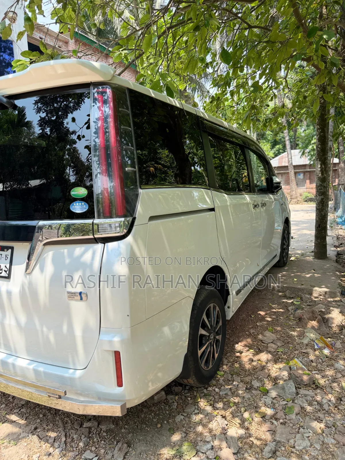 Toyota Esquire 1.8 FWD Hybrid (7 seater) 2018 Pearl