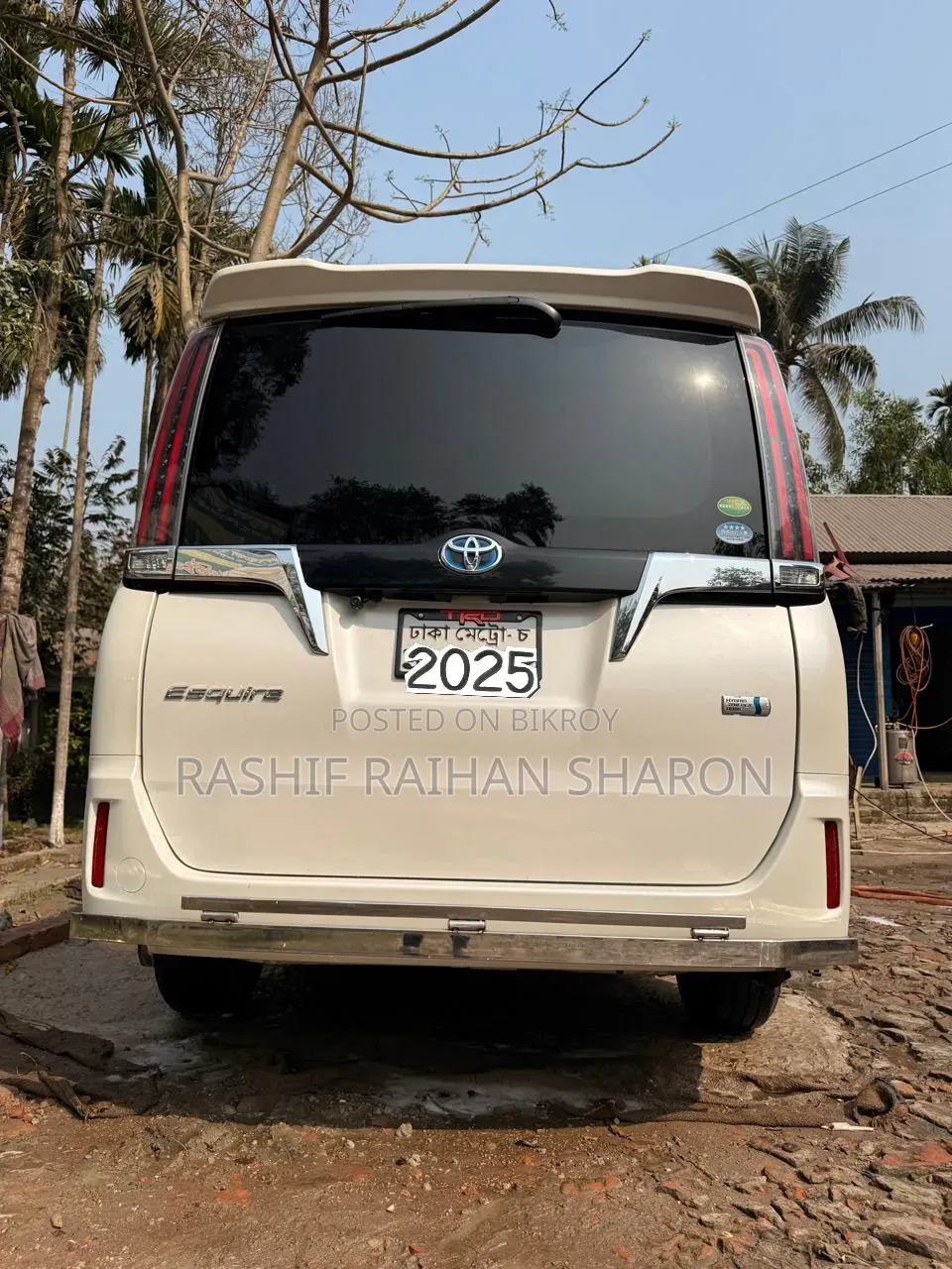 Toyota Esquire 1.8 FWD Hybrid (7 seater) 2018 Pearl