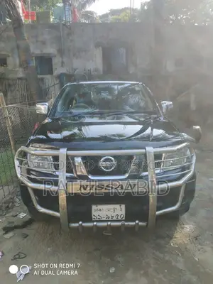 Nissan Navara 2011 Black