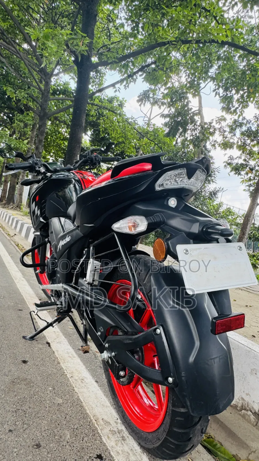 TVS Apache RTR 160 4V 2025 Black