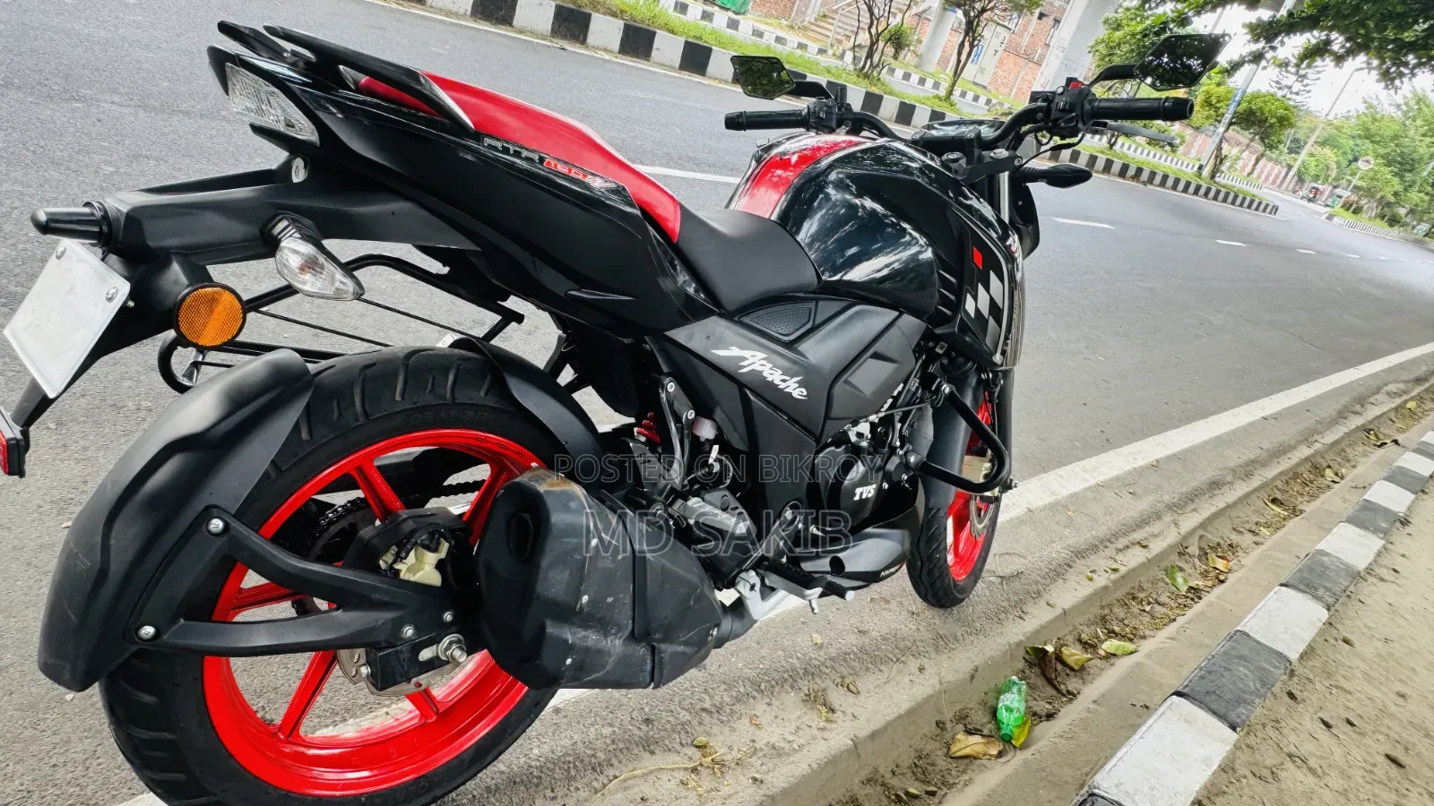 TVS Apache RTR 160 4V 2025 Black