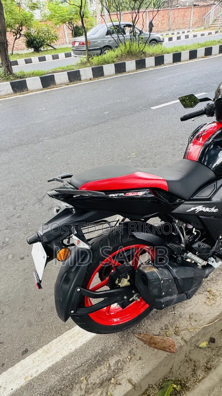 TVS Apache RTR 160 4V 2025 Black