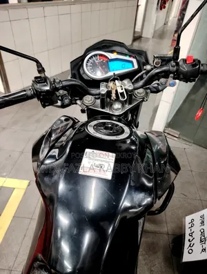Hero Hunk 150R Dual Disc ABS 2022 Black