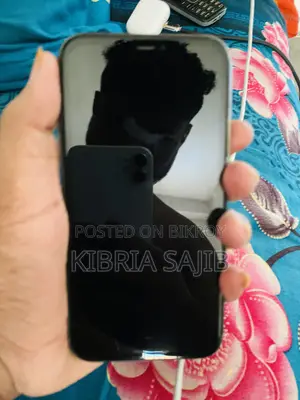 Icloud 11 , Black Color 128gb