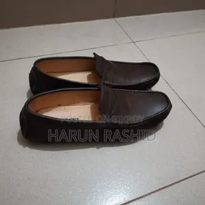 Good shoes. No problems. You can check before buying.