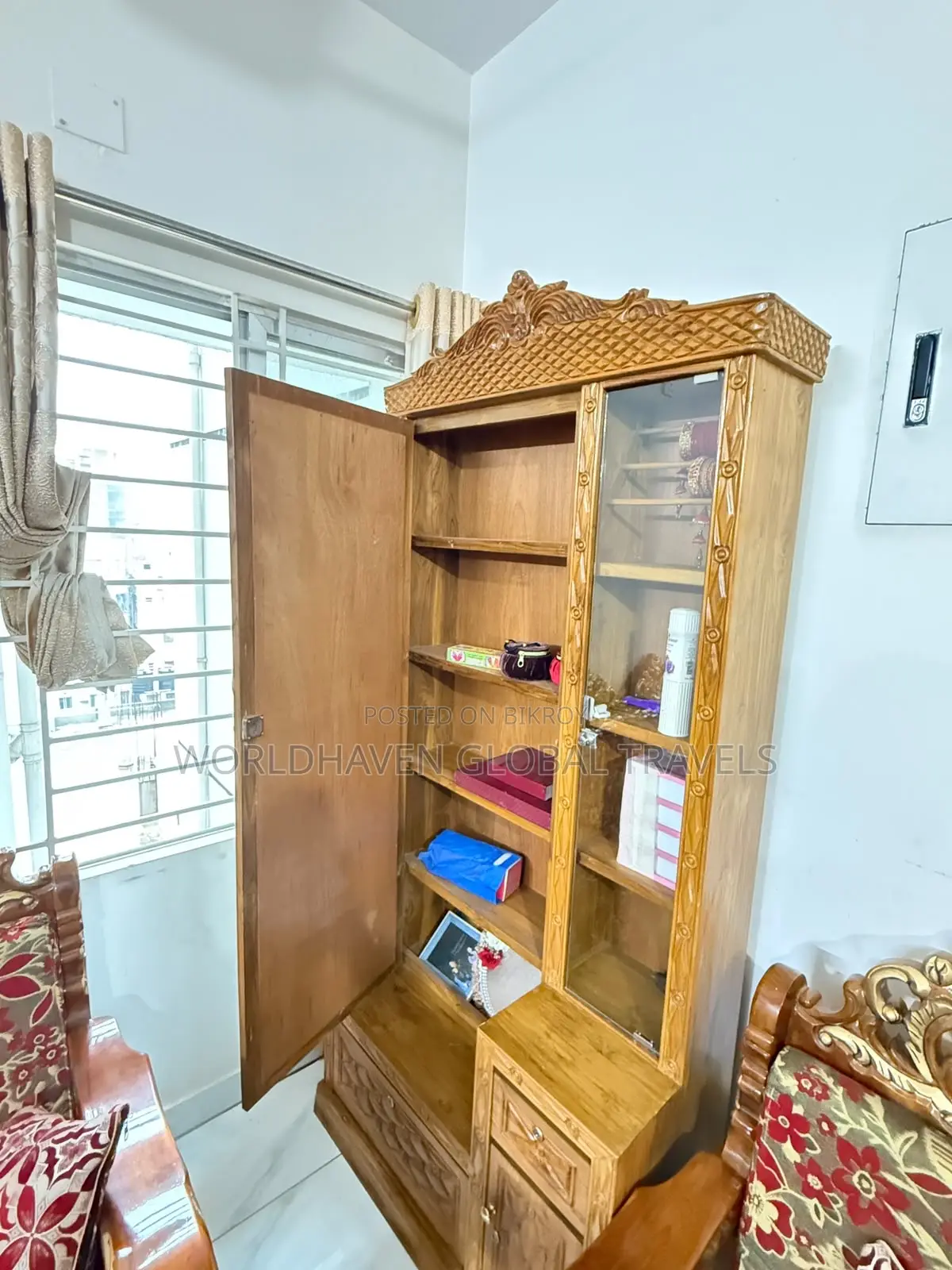 মাত্র ৩ মাস ব্যবহৃত অরিজিনাল সেগুন কাঠের ড্রেসিং টেবিল(লাক্সরি ডিজাইন)