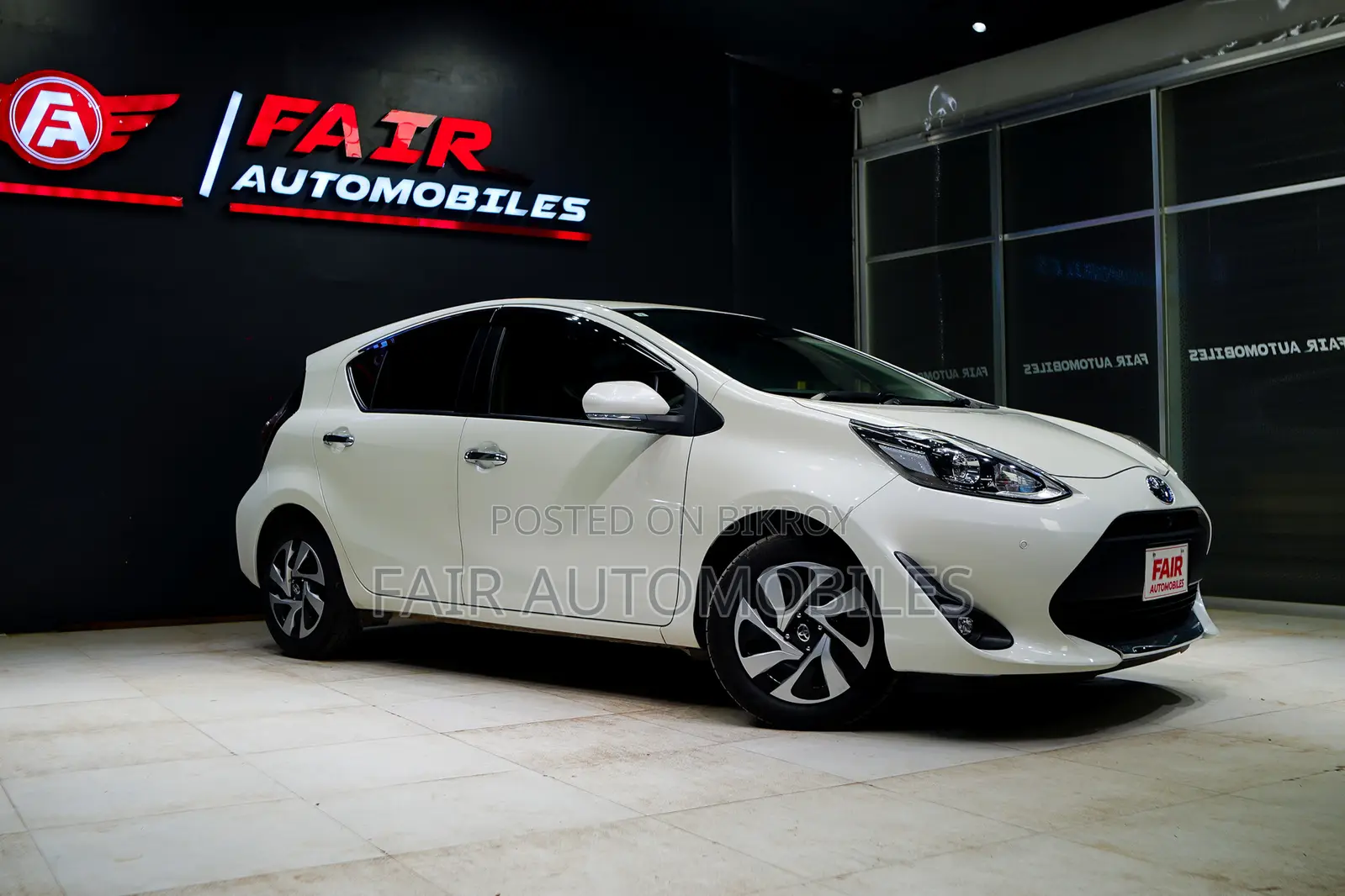 Toyota Aqua 2021 Pearl
