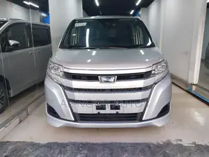 Toyota Noah 2021 Silver