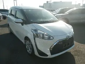 Toyota Sienta 2021 Pearl