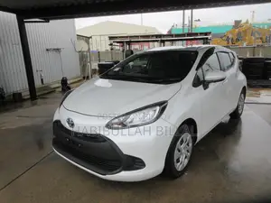 Toyota Aqua 2022 Pearl