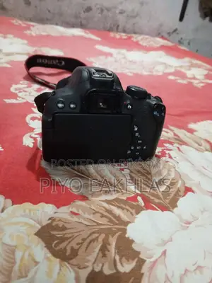 Canon EOS 700D DSLR Camera (with 18-55mm Lens)