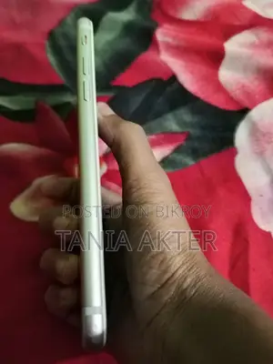 অ্যাপল আইফোন ৭ ৩২ জিবি হোয়াইট