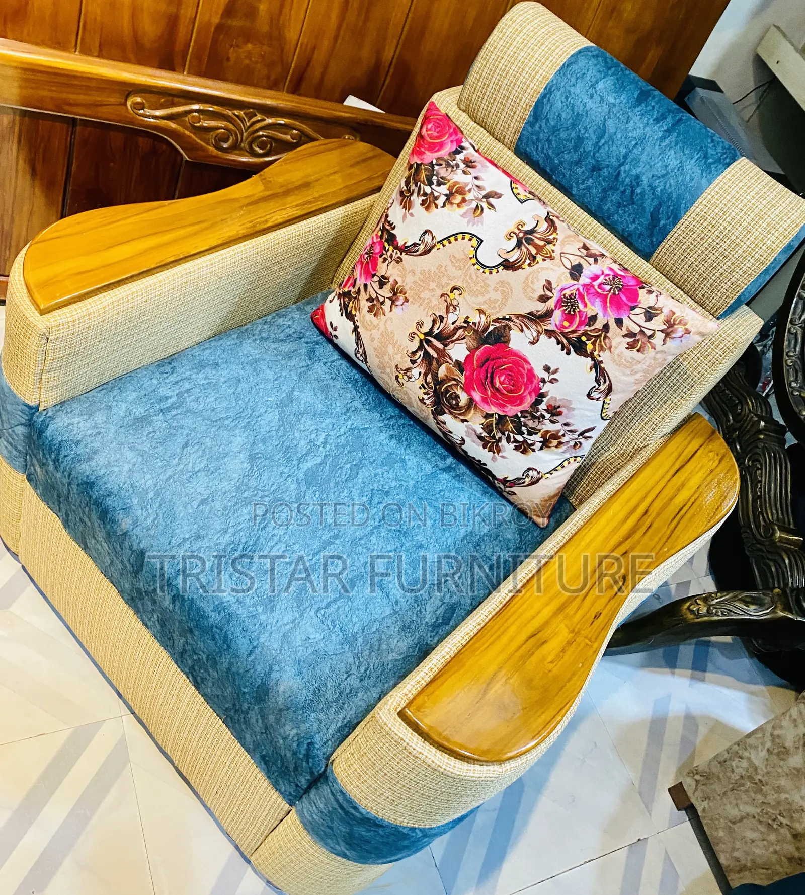 Amazing Sofa Set at Low Price