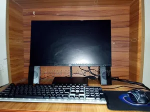 Desktop Computer 8GB Intel Core i5 SSD 256GB