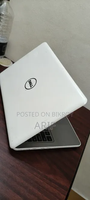 ল্যাপটপ ডেল ইন্সপায়রণ ১৫ ৮জিবি ইন্টেল কোর আই৩ এসএসডি ২৫৬জিবি