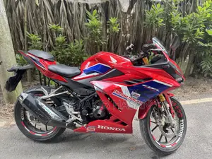 Honda CBR 2022 Red