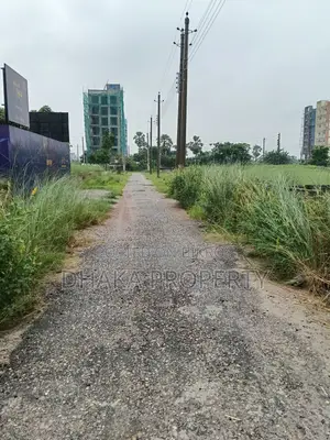 সেক্টর-১৭/কে তে মেট্রো স্টেশন জরা ৬ কাঠা পূর্ব