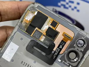 Samsung Galaxy Z Flip 4 Front / Small Display