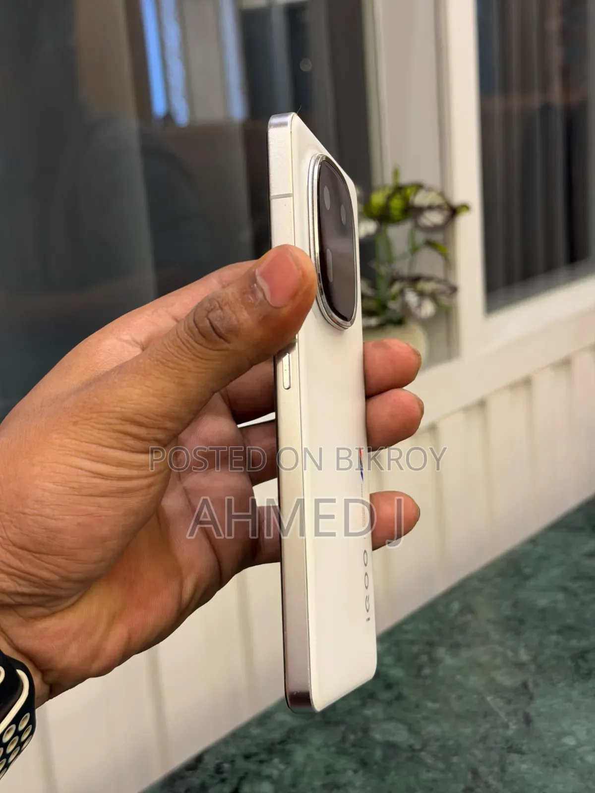 iQOO 12 512 GB White
