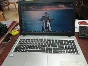 Laptop Asus VivoBook S15 S530UN 4GB Intel Core I3 HDD 1TB