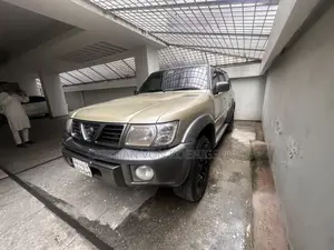 Nissan Patrol 1997 Gold