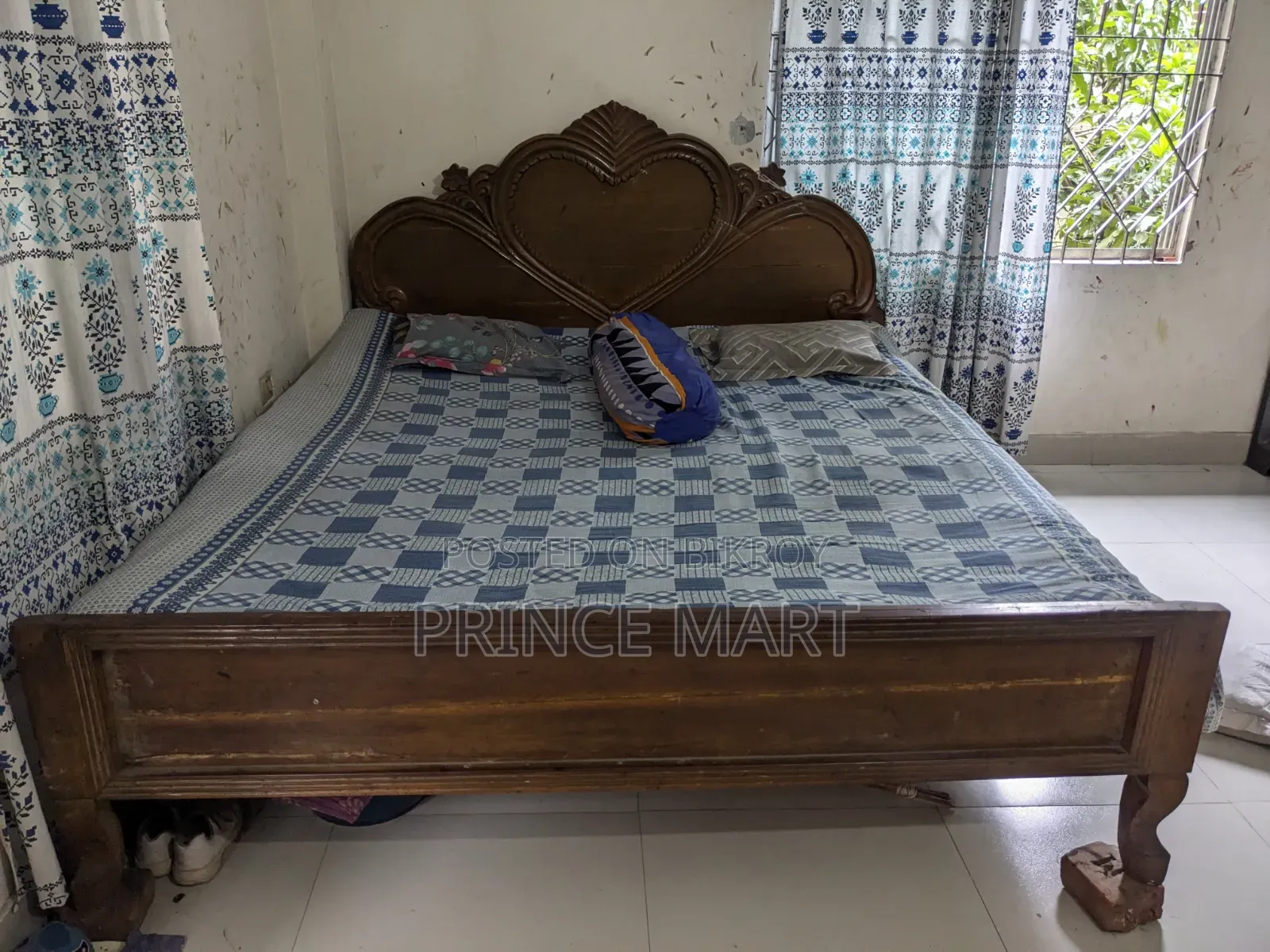 শীলকরি কাঠের খাট