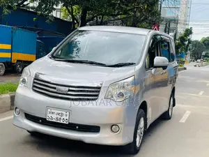 New Toyota Noah 2012 Silver