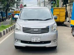 New Toyota Noah 2012 Silver