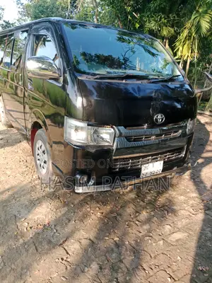 টয়োটা হাইএস ২০০৮ কালো