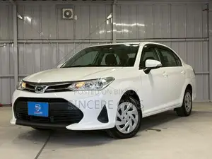 টয়োটা এক্সিও ২০২১ সাদা