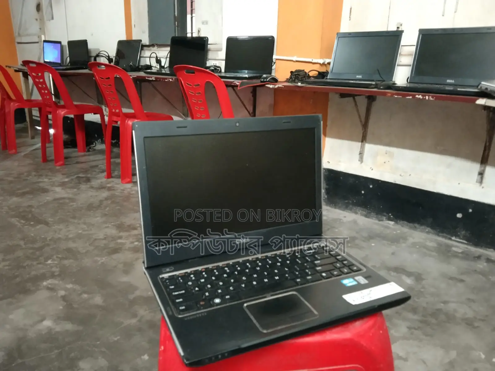 ল্যাপটপ ডেল ভস্ট্রো ৩০০০ ৪জিবি ইন্টেল কোর আই৩ এইচডিডি ৫০০জিবি
