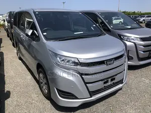 Toyota Noah 2021 Silver