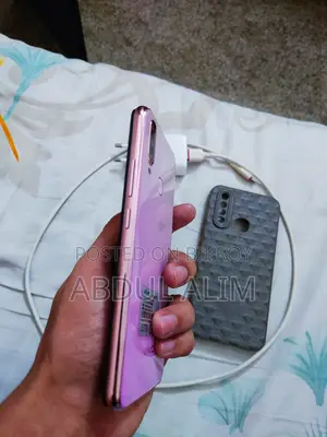Vivo Y17 256 GB Rose Gold