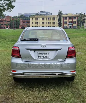Toyota Axio 2015 Silver