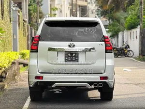 Toyota Land Cruiser Prado 2.7 2023 Pearl
