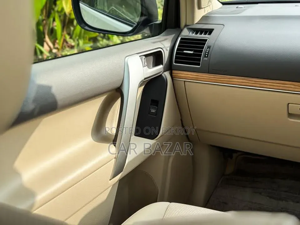 Toyota Land Cruiser Prado 2.7 2023 Pearl